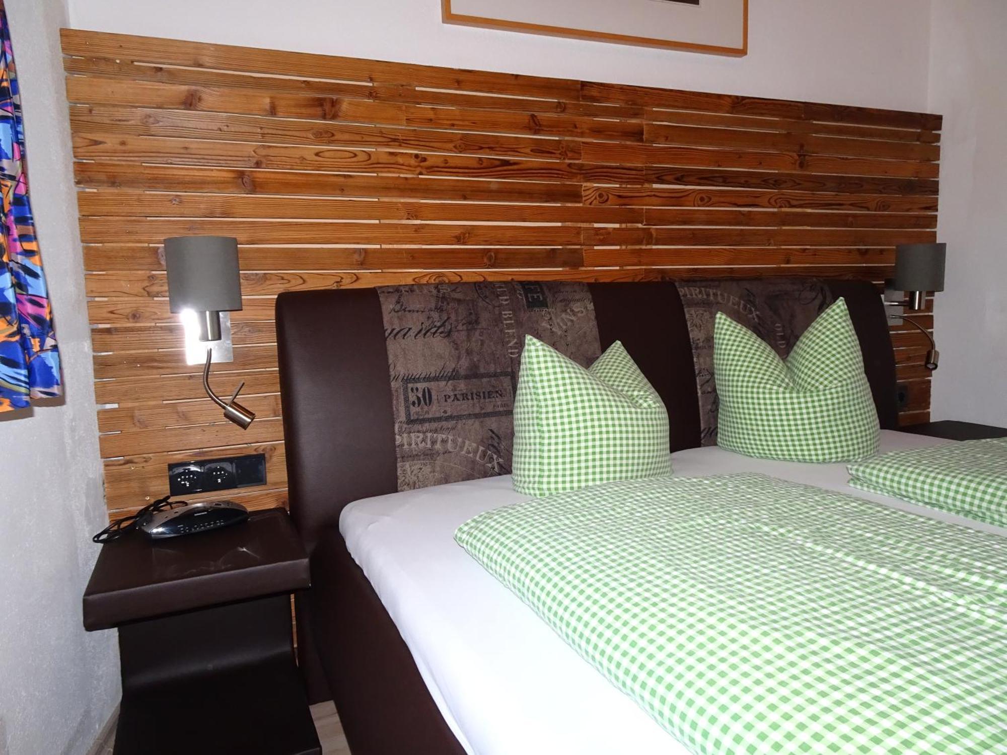 Landhotel Rauchenwalderhof Mayrhofen Room photo