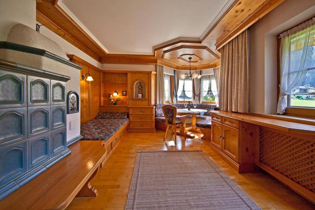 Landhotel Rauchenwalderhof Mayrhofen Room photo