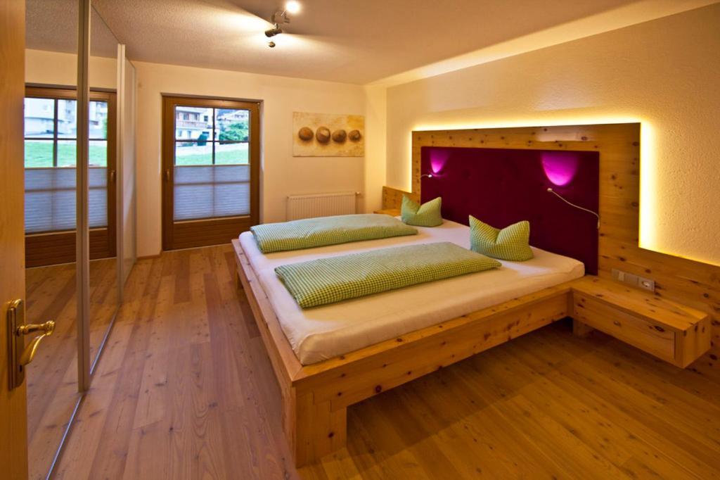 Landhotel Rauchenwalderhof Mayrhofen Room photo