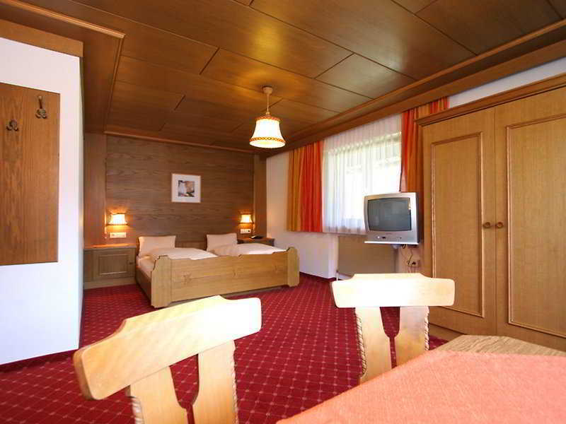 Landhotel Rauchenwalderhof Mayrhofen Exterior photo
