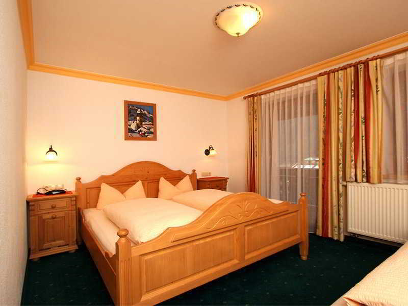 Landhotel Rauchenwalderhof Mayrhofen Exterior photo