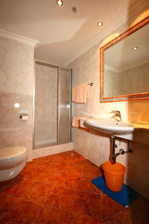 Landhotel Rauchenwalderhof Mayrhofen Room photo
