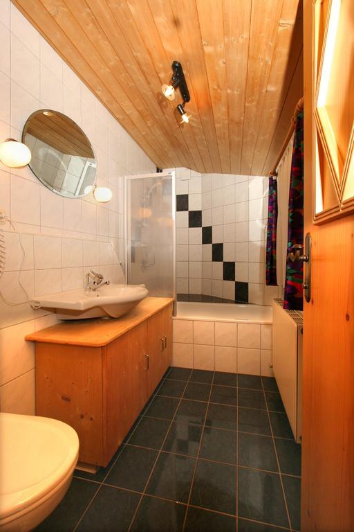 Landhotel Rauchenwalderhof Mayrhofen Room photo