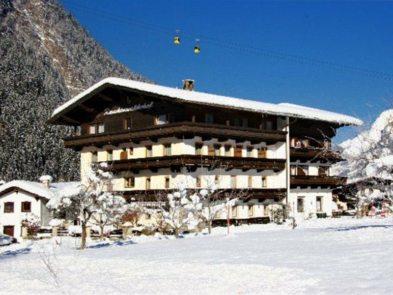 Landhotel Rauchenwalderhof Mayrhofen Exterior photo